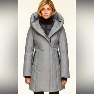 Soia & Kyo Women’s Camelia coat size medium in grey color